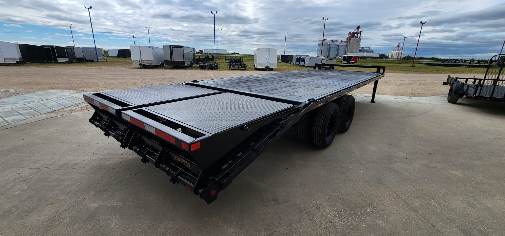 2027 Rainbow Trailers H1020E Pintle Hitch Flatbed Trailer