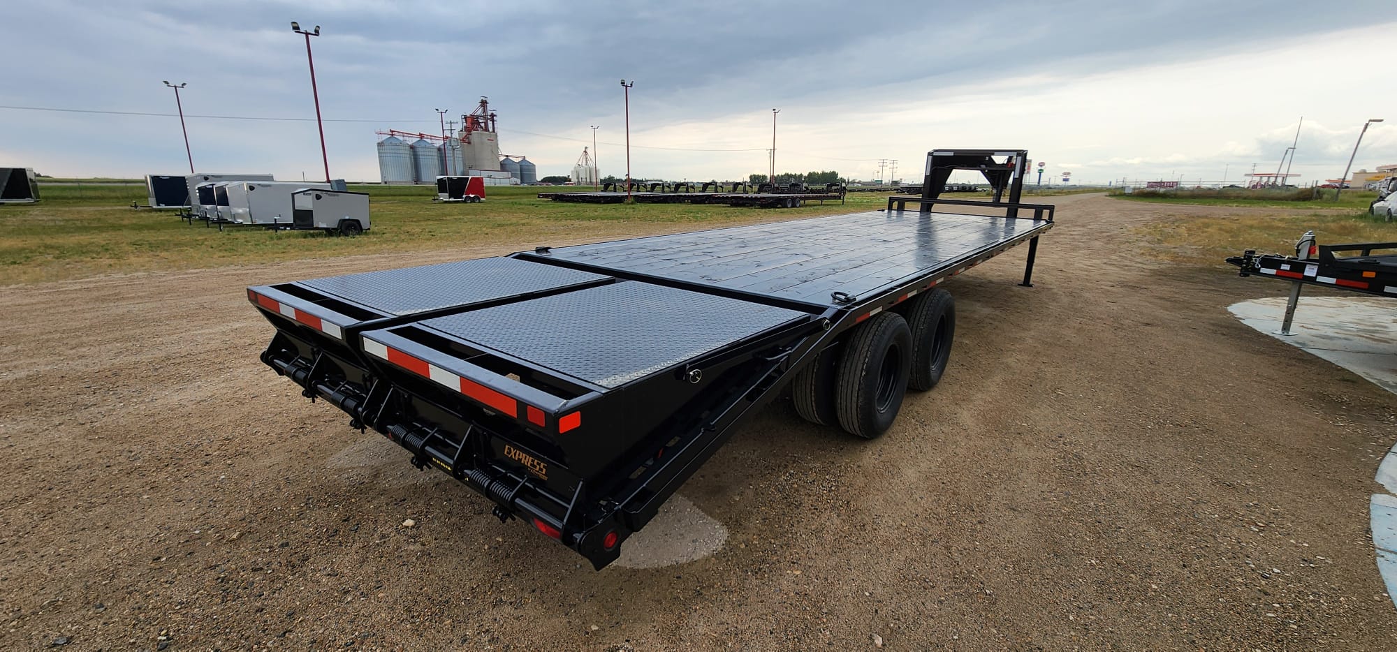 2027 Rainbow Trailers HG1025E + 5DT Gooseneck Gooseneck Trailer