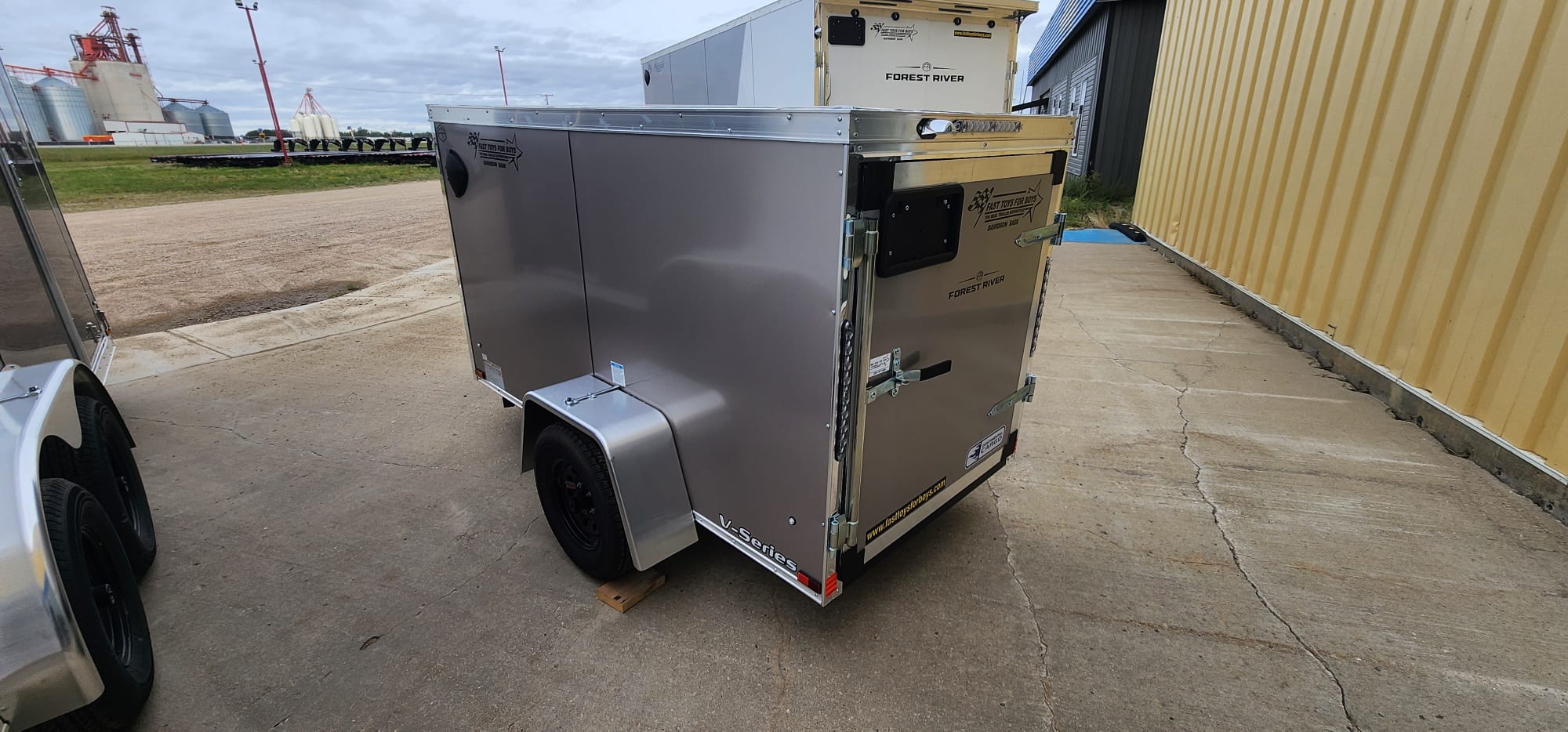 2027 Continental Cargo V-Series VHW48SA Enclosed Cargo Trailer