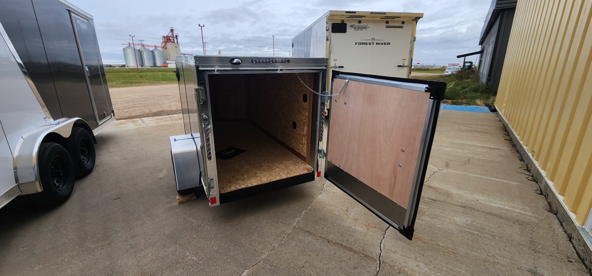 2027 Continental Cargo V-Series VHW48SA Enclosed Cargo Trailer