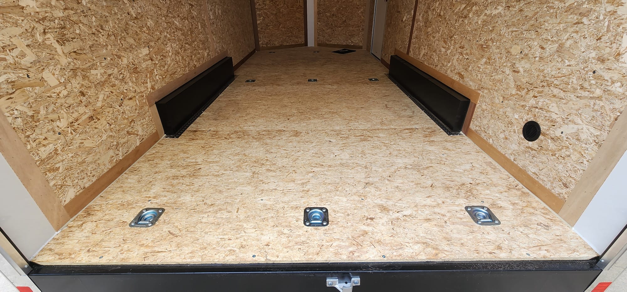 2027 Continental Cargo V-Series VHW7516TA3 Enclosed Cargo Trailer