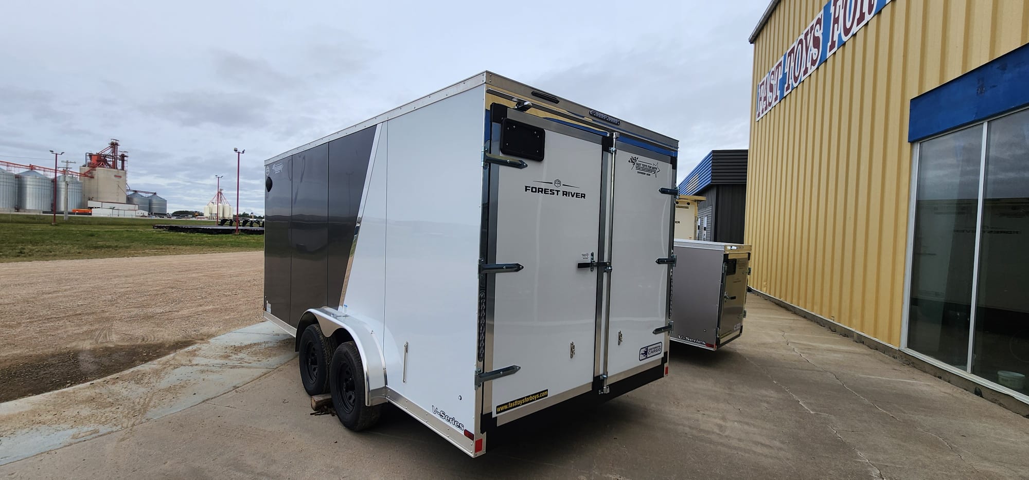 2027 Continental Cargo V-Series VHW7516TA3 Enclosed Cargo Trailer