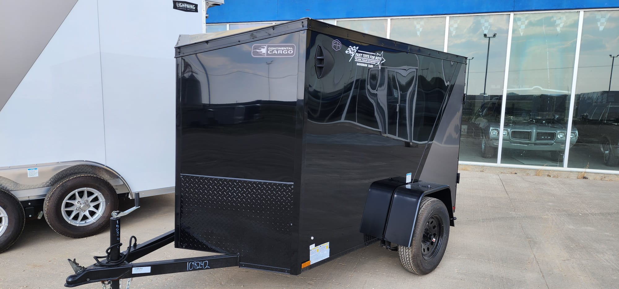 2027 Continental Cargo V-Series VHW58SA Enclosed Cargo Trailer