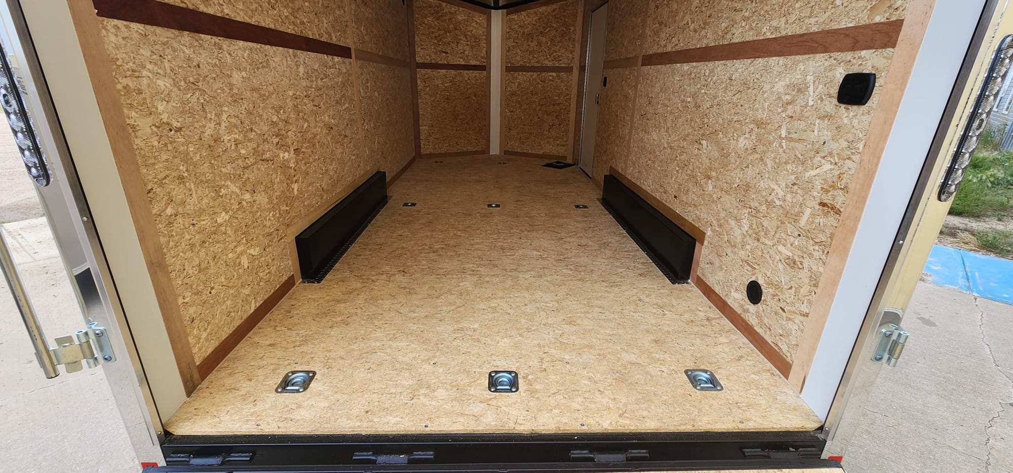 2027 Continental Cargo V-Series VHW7516TA3 Enclosed Cargo Trailer