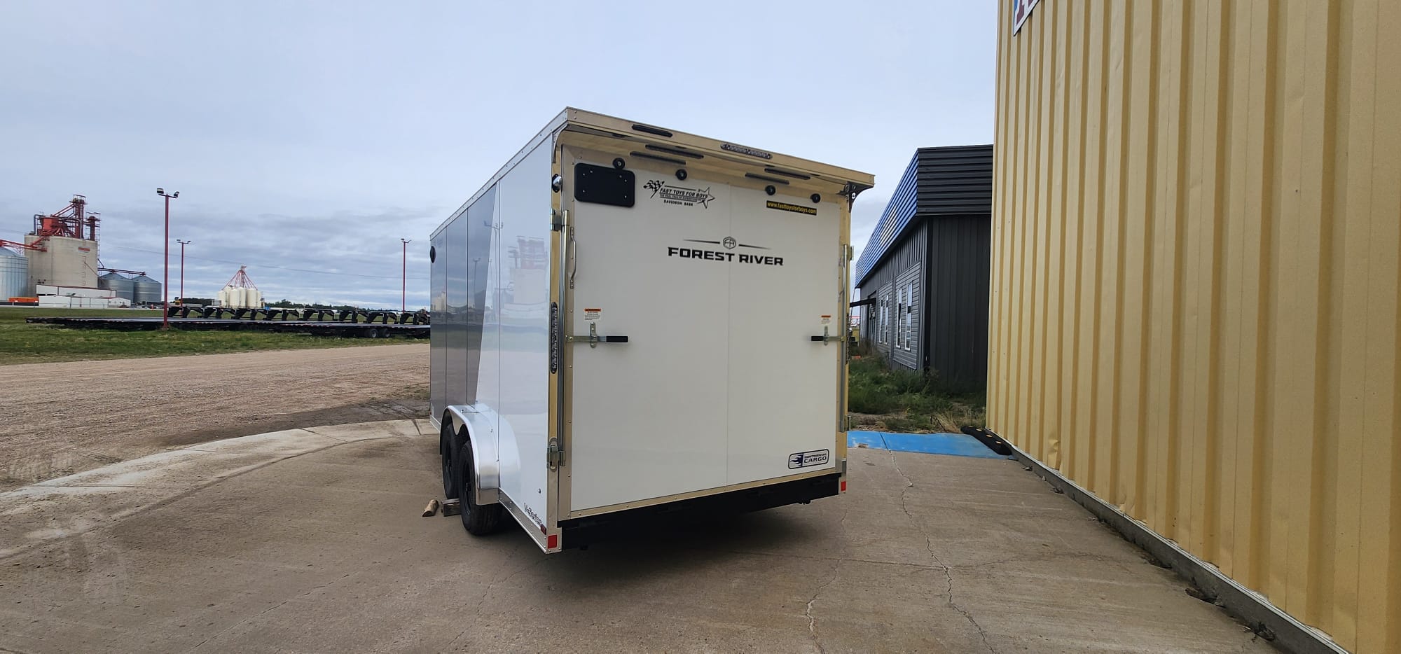 2027 Continental Cargo V-Series VHW7516TA3 Enclosed Cargo Trailer