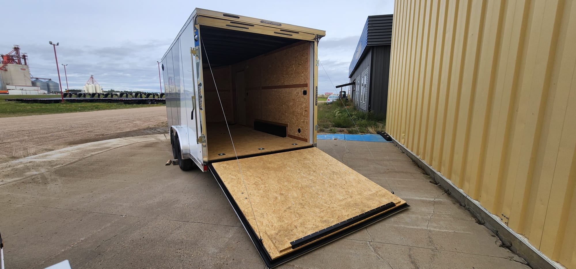 2027 Continental Cargo V-Series VHW7516TA3 Enclosed Cargo Trailer