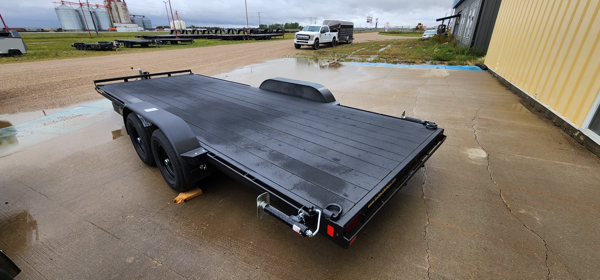 2027 Rainbow Trailers 6520E Car Hauler