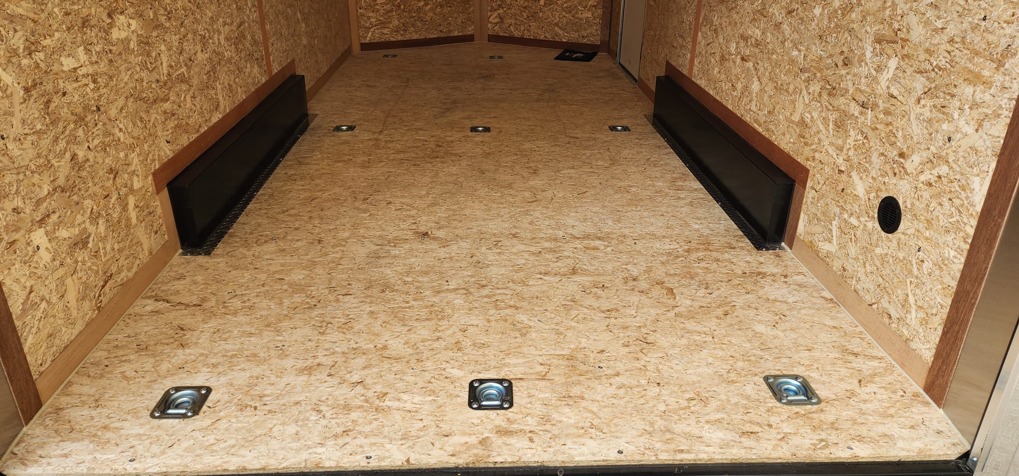 2027 Continental Cargo V-Series VHW7516TA3 Enclosed Cargo Trailer