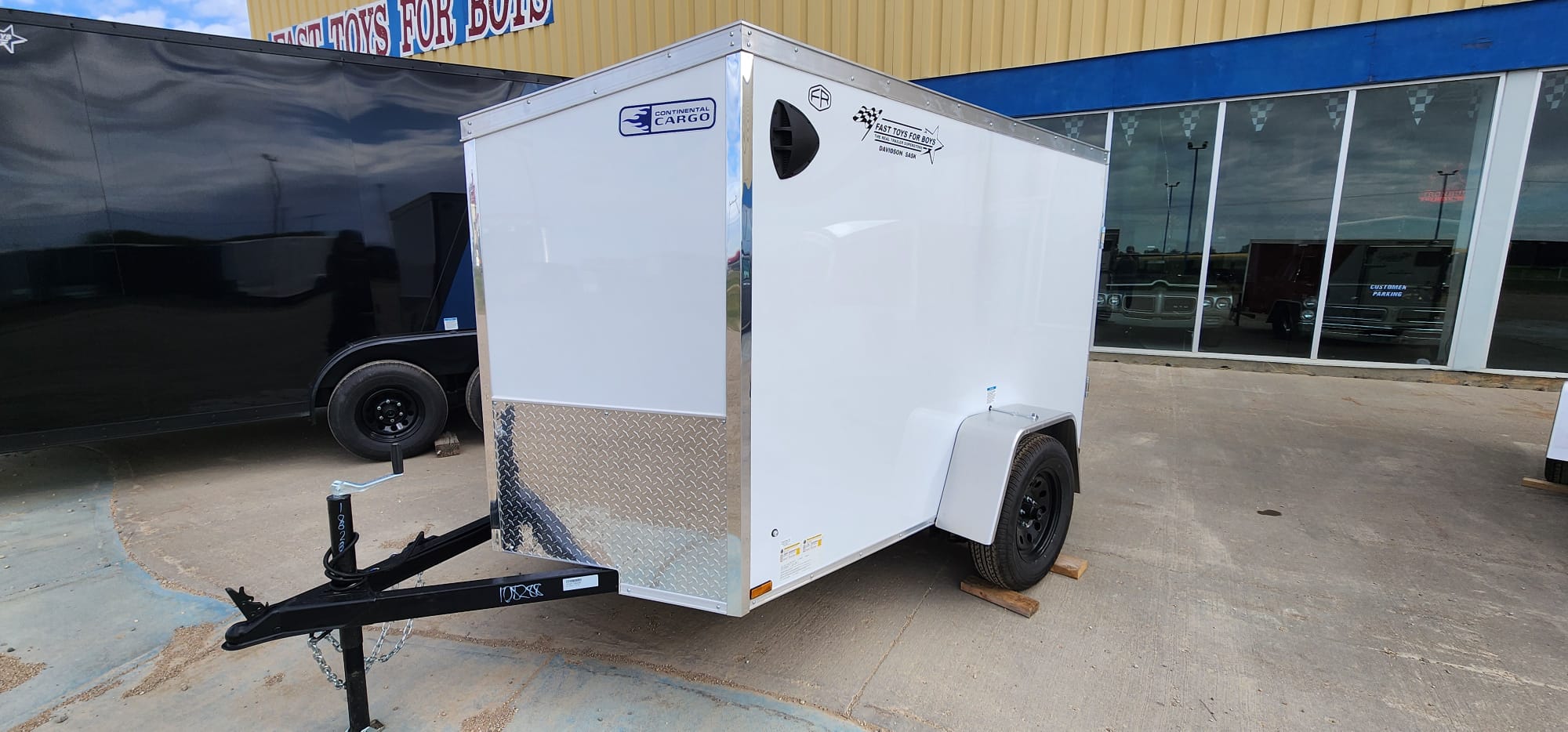 2027 Continental Cargo V-Series VHW58SA Enclosed Cargo Trailer